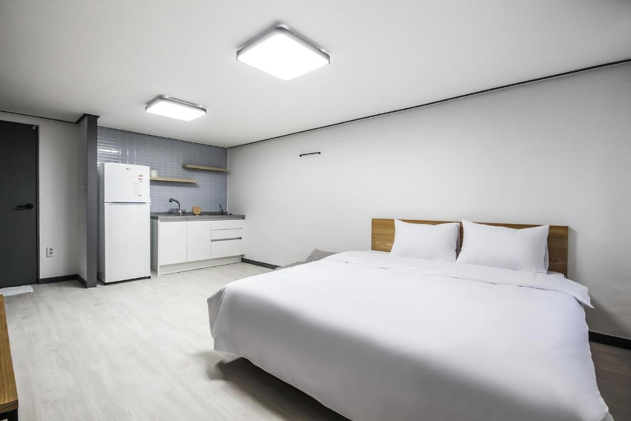 Deluxe Motel 거제 외부 사진